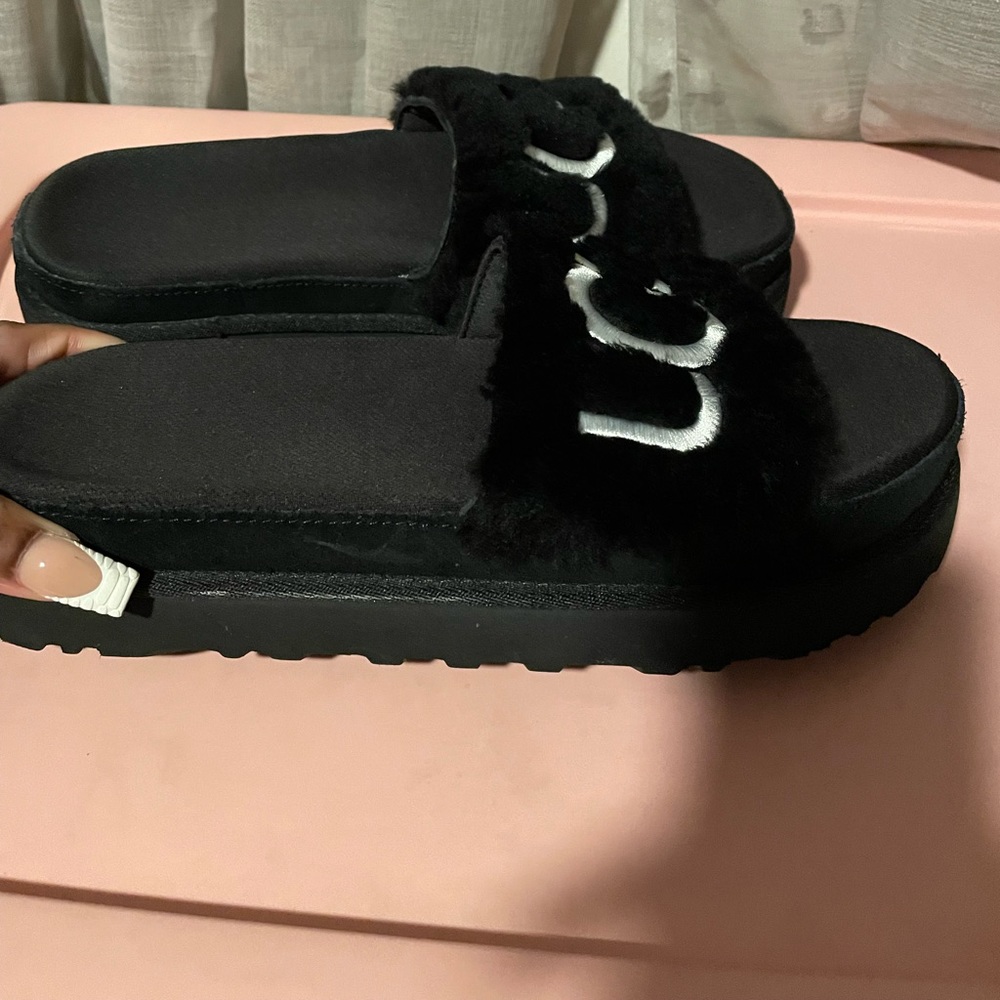 Women’s Size 9 Authentic Ugg Slides. Gently Worn.… - image 3